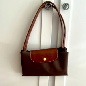Long champ shoulder tote. Large size. Great for travel.